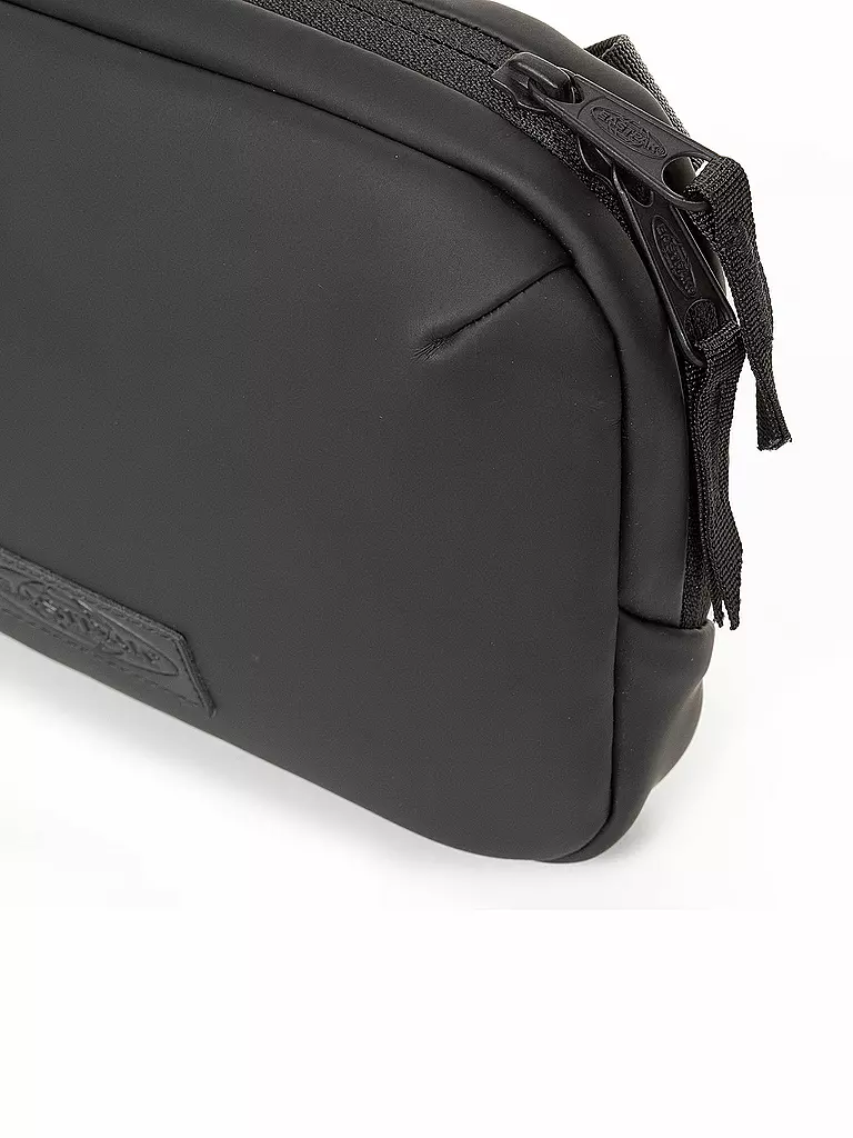 EASTPAK | Umhängetasche Arjan Cnnct F Matte | schwarz