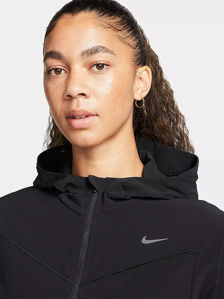 NIKE | Damen Jacke Swift UV | schwarz