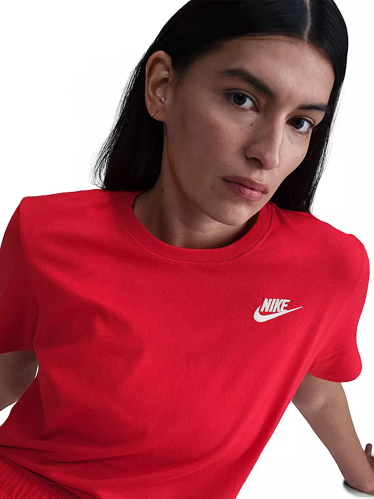 NIKE | Damen T-Shirt Sportswear Club Essentials  | rot