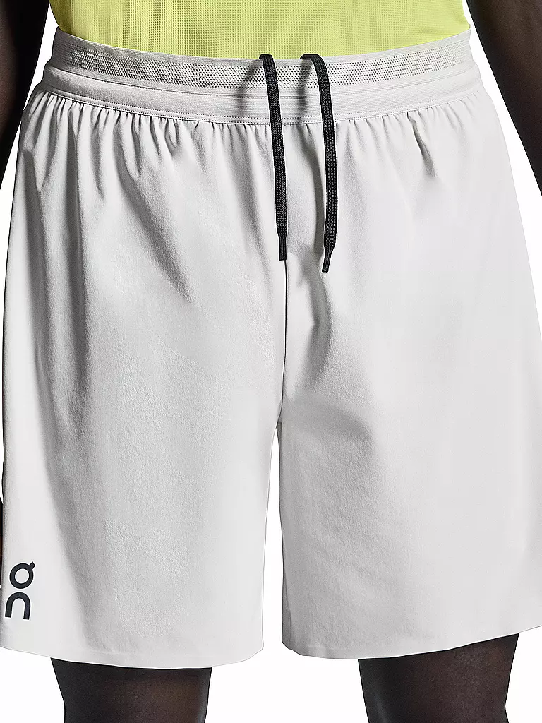 ON | Herren Laufshort 7" Performance | silber