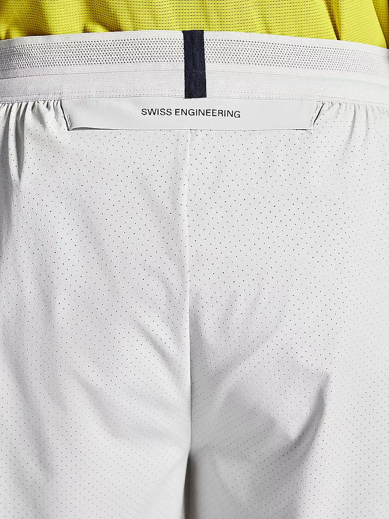 ON | Herren Laufshort 7" Performance | silber