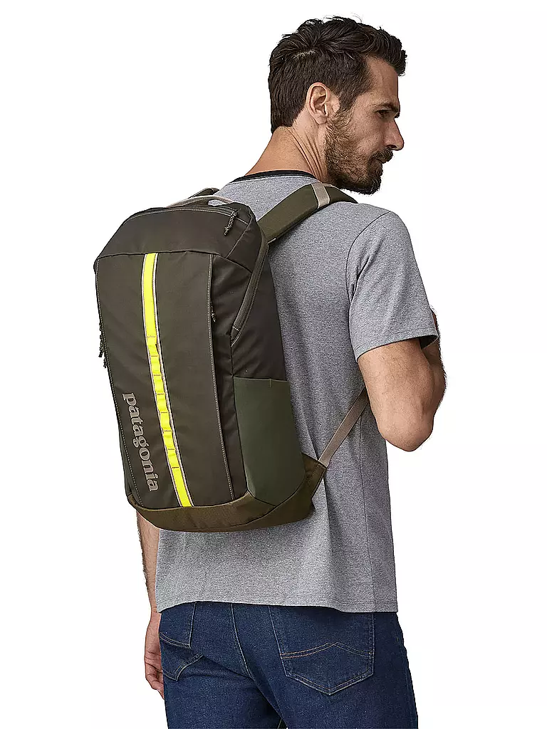 PATAGONIA | Tagesrucksack Black Hole® Pack 25L | dunkelgrün